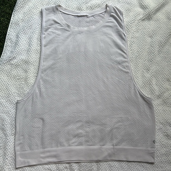 Lululemon Shirt Women’s White Breeze Muscle Tank II Perforated Breathable Logo - Picture 3 of 12